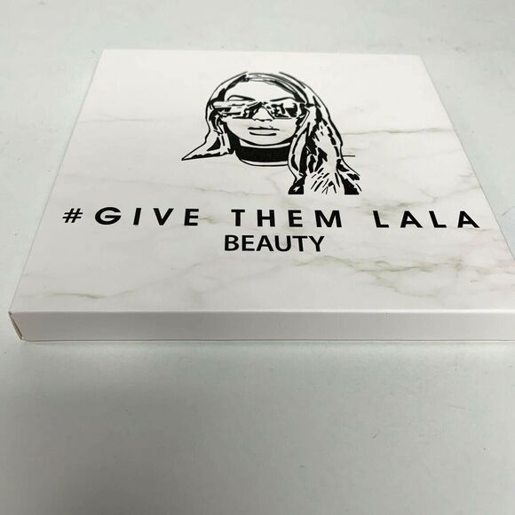 GIVE THEM LALA BEAUTY Eyeshadows The Grown Woman Palette High Pigment Blendable - Picture 3 of 9